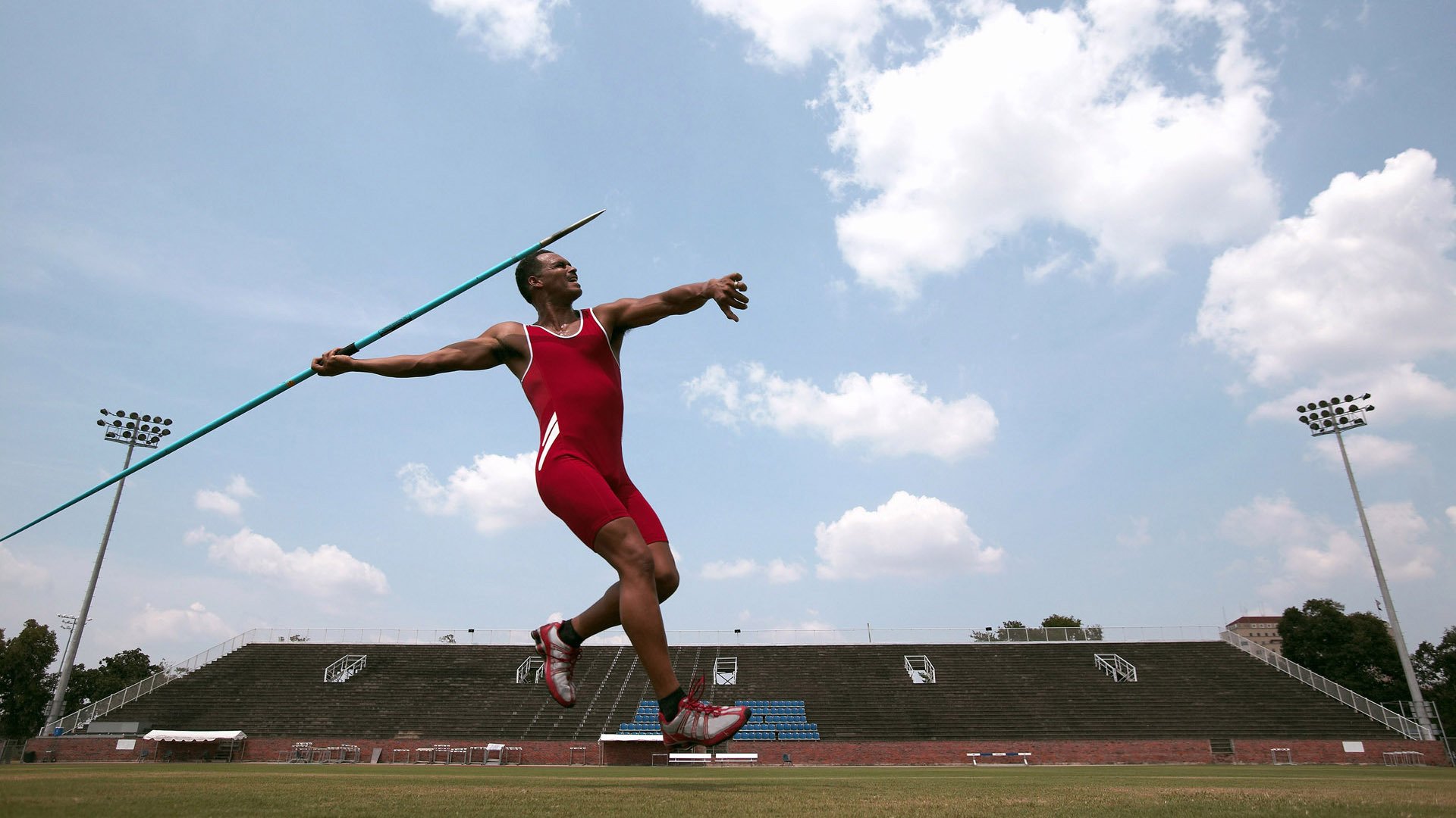 九游网页版官网入口-200米自由泳选手配速均衡合理，200米自由泳正常人多少秒